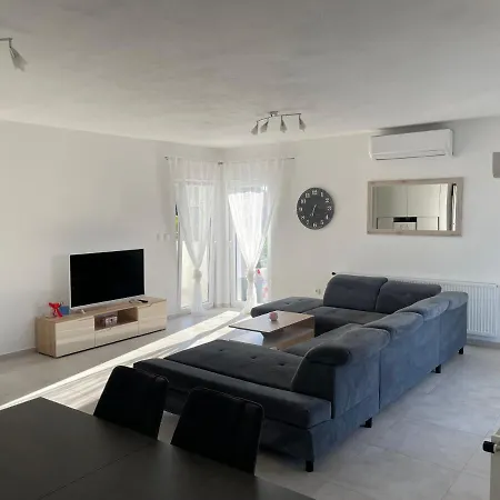 Apartment Alania * Pula